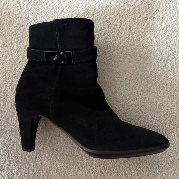 Aquatalia suede heeled ankle boots size 8 - Picture 2 of 5
